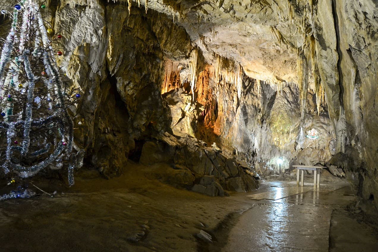 Yagodinska Cave